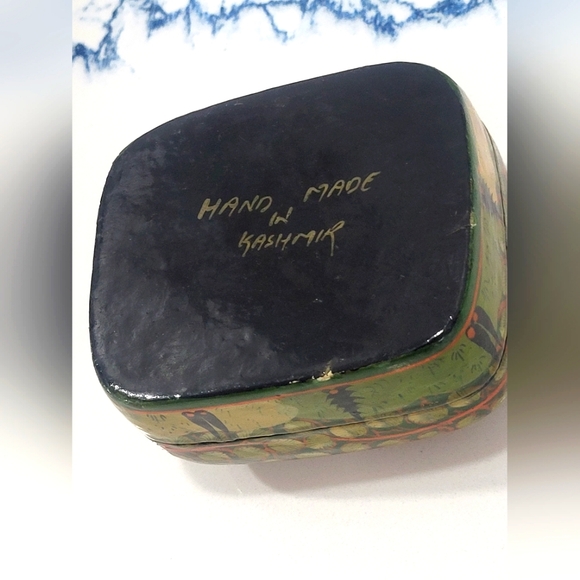 Vtg | Handmade| Kashmir| Lacquered Trinket Box - Picture 7 of 16